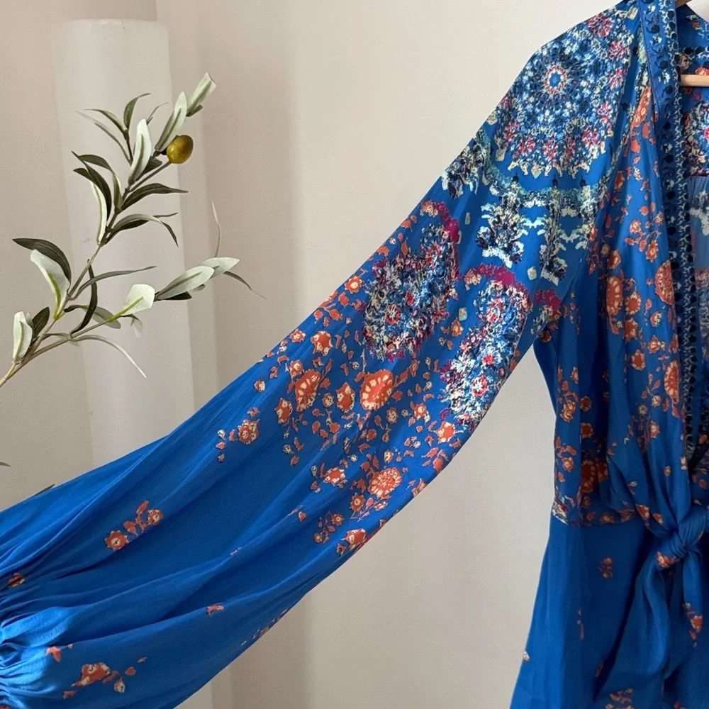 Free People Run Satin Floral V-Neck Long Sleeve Blouse Blue Size L Boho Chic Top